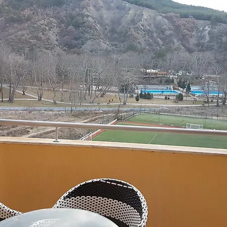 Yana *